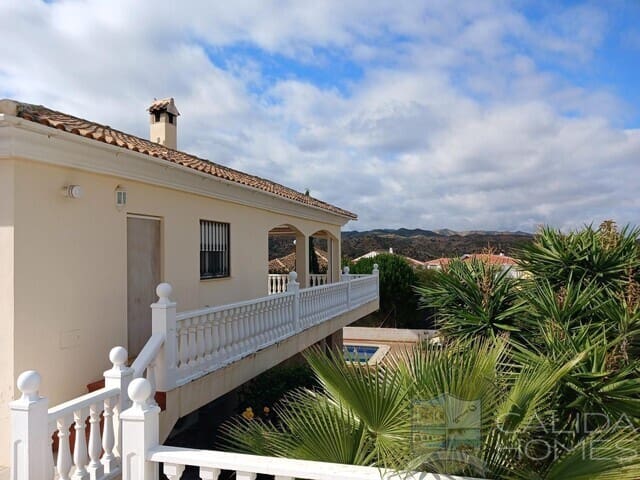 3 quarto Moradia para venda em Arboleas com piscina - 284 950 € (Ref: 9426486)
