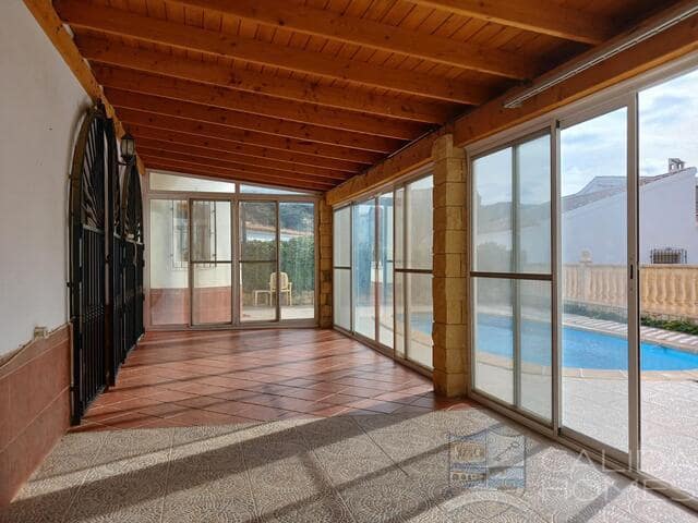 4 bedroom Villa for sale in Arboleas with pool - € 249,950 (Ref: 9438795)