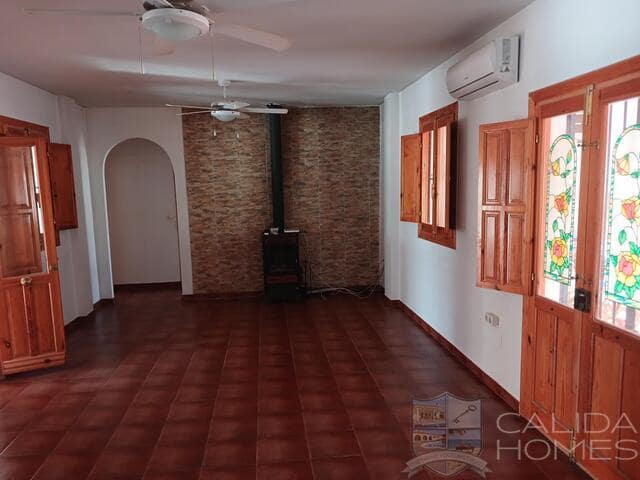 4 bedroom Villa for sale in Arboleas with pool - € 249,950 (Ref: 9438795)