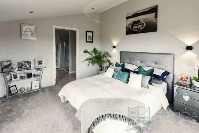 8 soveværelse Finca/Landehus til salg i Arroyo Medina - € 495.000 (Ref: 9446783)