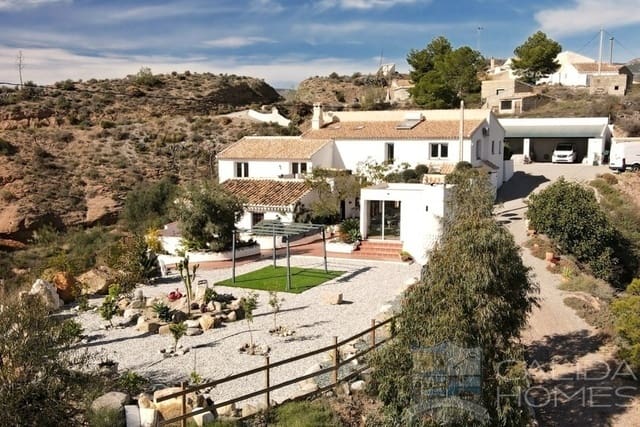 8 quarto Quinta/Casa Rural para venda em Arroyo Medina, Oria - 495 000 € (Ref: 9446783)