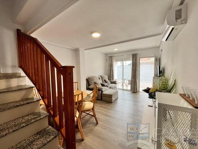 3 soverom Hus til salgs i Los Alcazares med svømmebasseng - € 130 000 (Ref: 9453498)