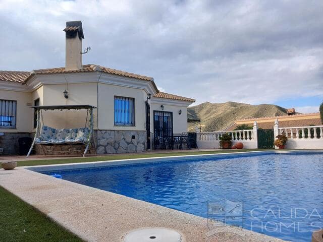 3 bedroom Villa for sale in Arboleas with pool - € 150,000 (Ref: 9486662)