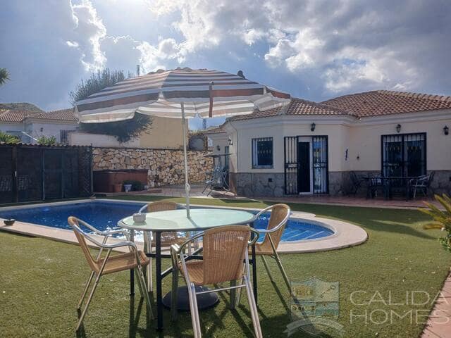 3 bedroom Villa for sale in Arboleas with pool - € 150,000 (Ref: 9486662)