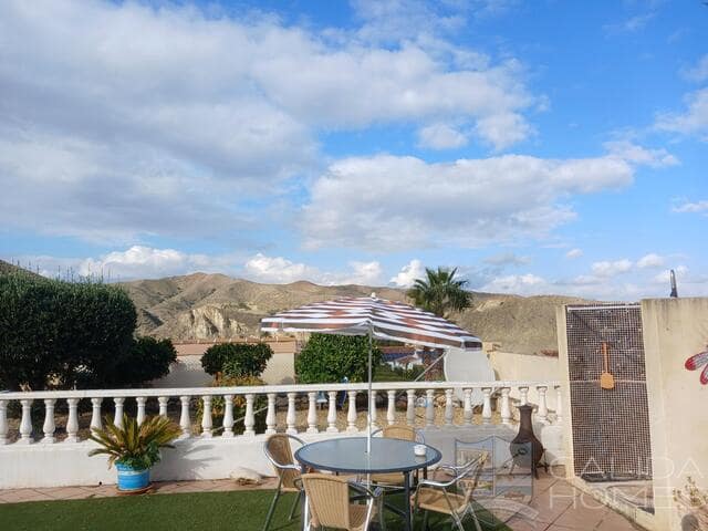3 bedroom Villa for sale in Arboleas with pool - € 150,000 (Ref: 9486662)