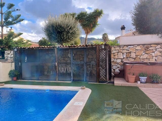 3 bedroom Villa for sale in Arboleas with pool - € 150,000 (Ref: 9486662)