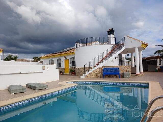 4 bedroom Villa for sale in Arboleas with pool - € 329,950 (Ref: 9488533)