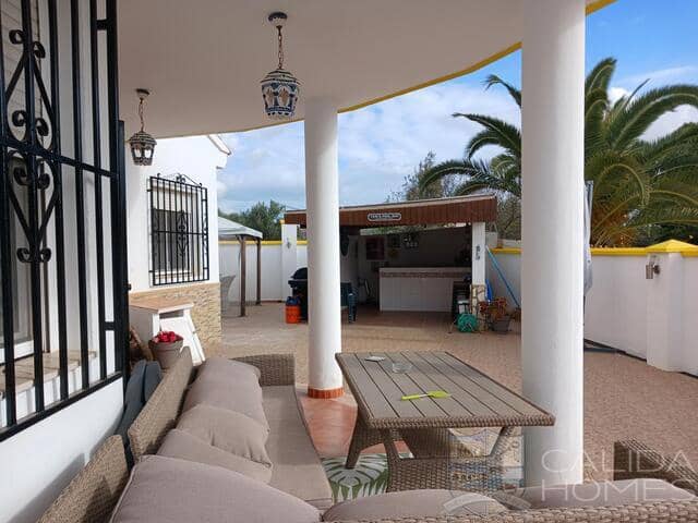 4 bedroom Villa for sale in Arboleas with pool - € 329,950 (Ref: 9488533)
