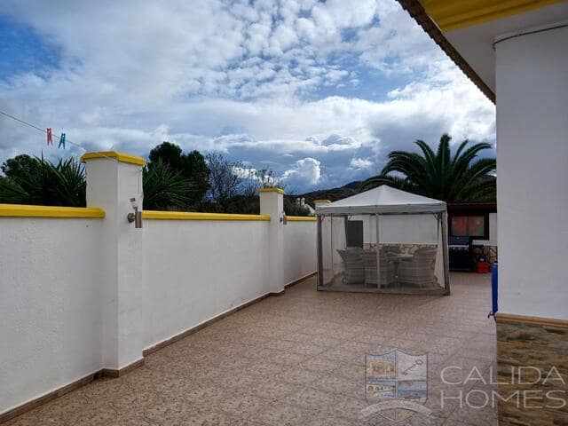 4 bedroom Villa for sale in Arboleas with pool - € 329,950 (Ref: 9488533)