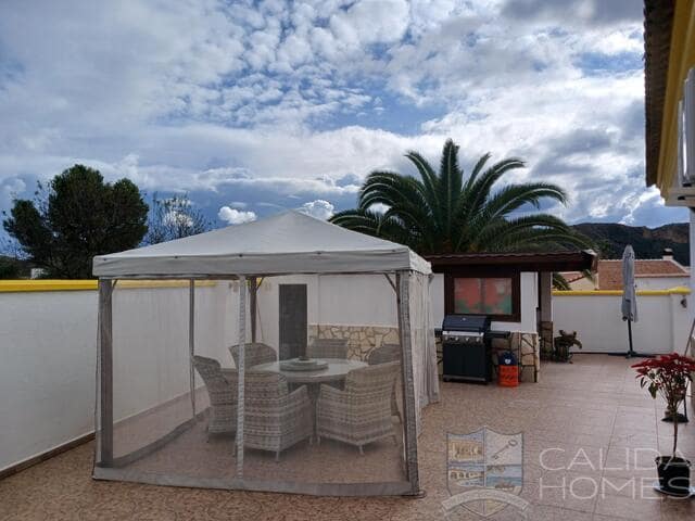 4 bedroom Villa for sale in Arboleas with pool - € 329,950 (Ref: 9488533)