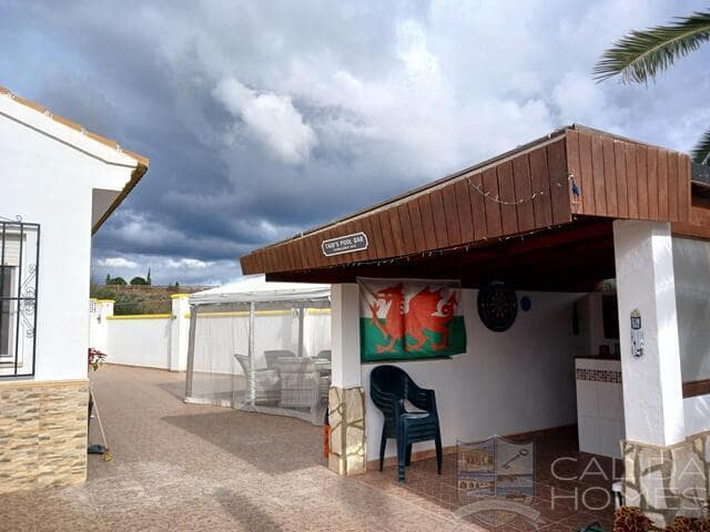4 bedroom Villa for sale in Arboleas with pool - € 329,950 (Ref: 9488533)