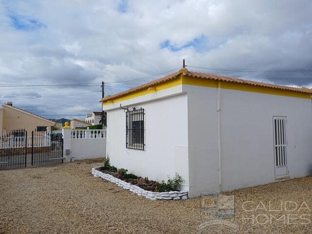 4 bedroom Villa for sale in Arboleas with pool - € 329,950 (Ref: 9488533)
