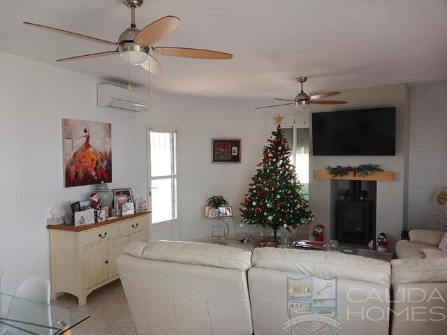 4 bedroom Villa for sale in Arboleas with pool - € 329,950 (Ref: 9488533)