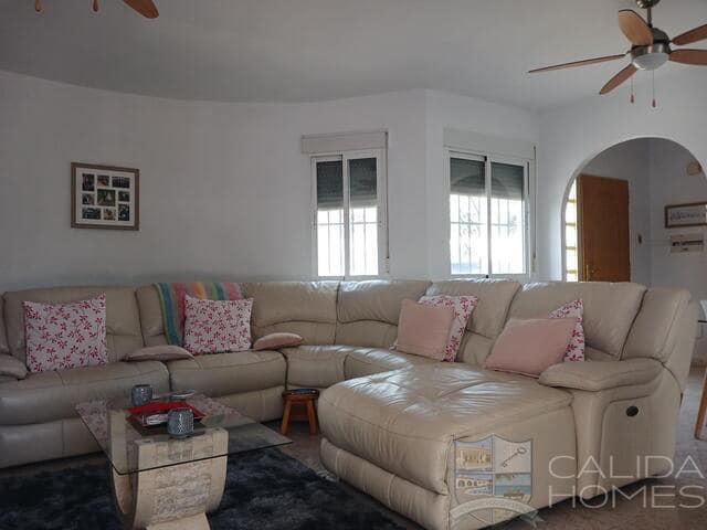 4 bedroom Villa for sale in Arboleas with pool - € 329,950 (Ref: 9488533)