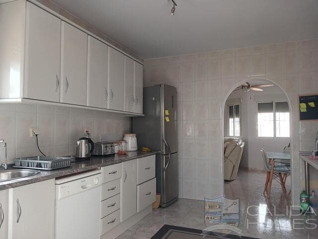 4 bedroom Villa for sale in Arboleas with pool - € 329,950 (Ref: 9488533)