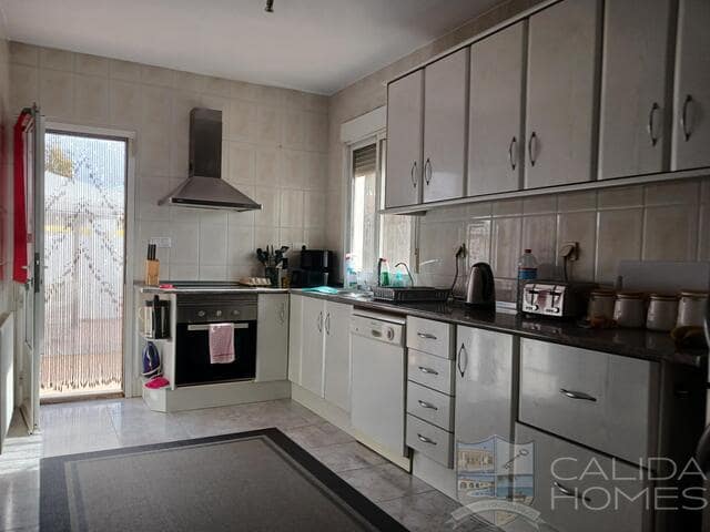 4 bedroom Villa for sale in Arboleas with pool - € 329,950 (Ref: 9488533)