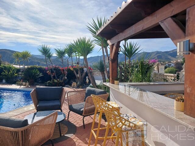 4 bedroom Villa for sale in Arboleas with pool - € 349,950 (Ref: 9489950)