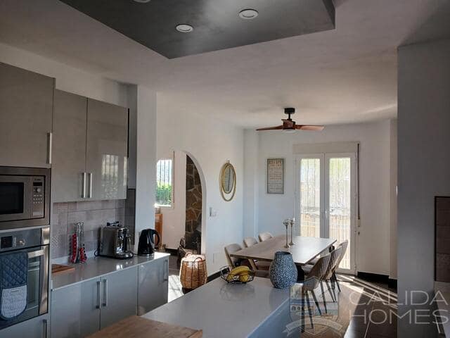 4 bedroom Villa for sale in Arboleas with pool - € 349,950 (Ref: 9489950)