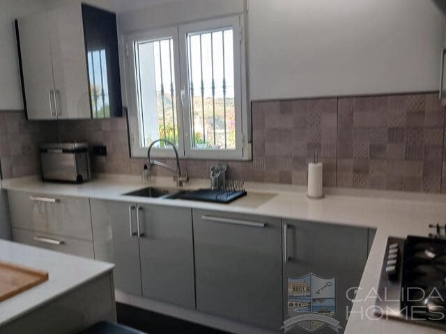 4 bedroom Villa for sale in Arboleas with pool - € 349,950 (Ref: 9489950)