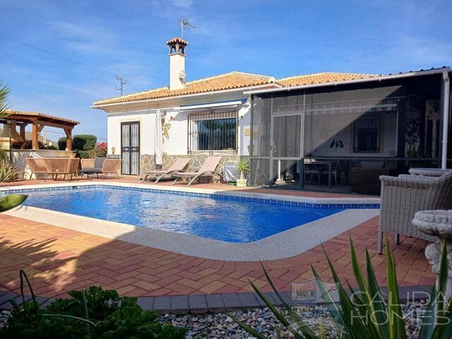 4 bedroom Villa for sale in Arboleas with pool - € 349,950 (Ref: 9489950)