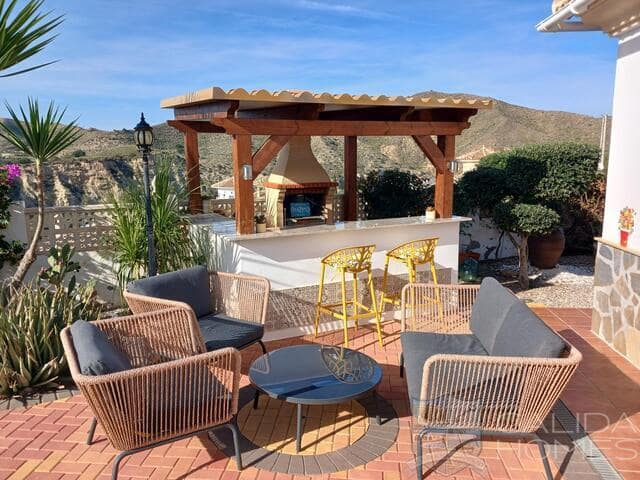 4 bedroom Villa for sale in Arboleas with pool - € 349,950 (Ref: 9489950)