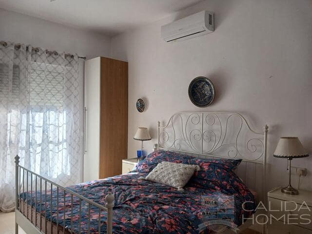 4 bedroom Villa for sale in Arboleas with pool - € 299,950 (Ref: 9495524)