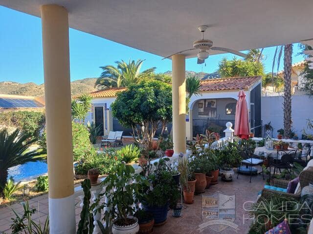 4 makuuhuone Huvila myytävänä paikassa Arboleas mukana uima-altaan - 299 950 € (Ref: 9495524)