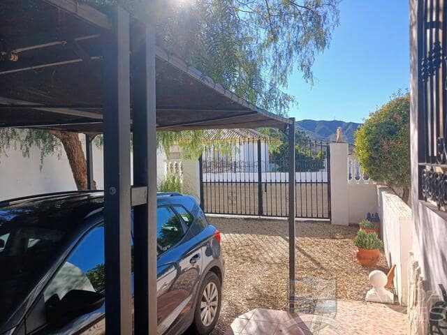 4 makuuhuone Huvila myytävänä paikassa Arboleas mukana uima-altaan - 299 950 € (Ref: 9495524)