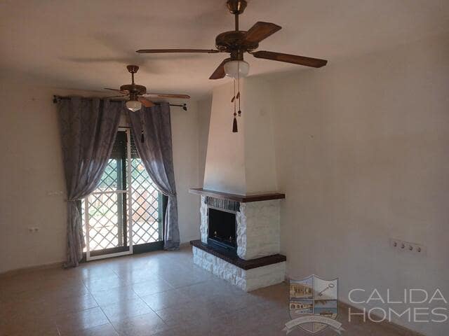 3 bedroom Villa for sale in La Alfoquia with pool garage - € 185,000 (Ref: 9538670)
