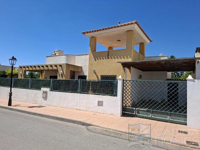 3 quarto Moradia para venda em La Alfoquia, Zurgena com piscina garagem - 185 000 € (Ref: 9538670)