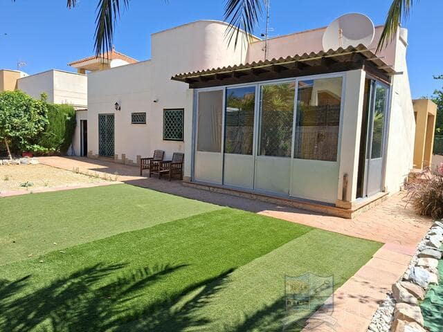 3 bedroom Villa for sale in La Alfoquia with pool garage - € 185,000 (Ref: 9538670)