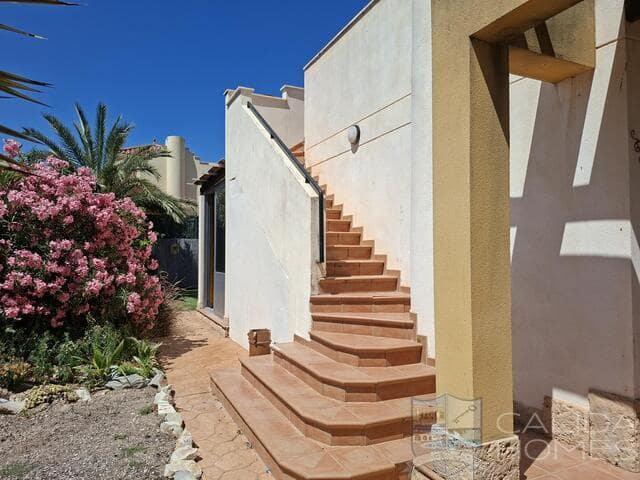 3 quarto Moradia para venda em La Alfoquia, Zurgena com piscina garagem - 185 000 € (Ref: 9538670)