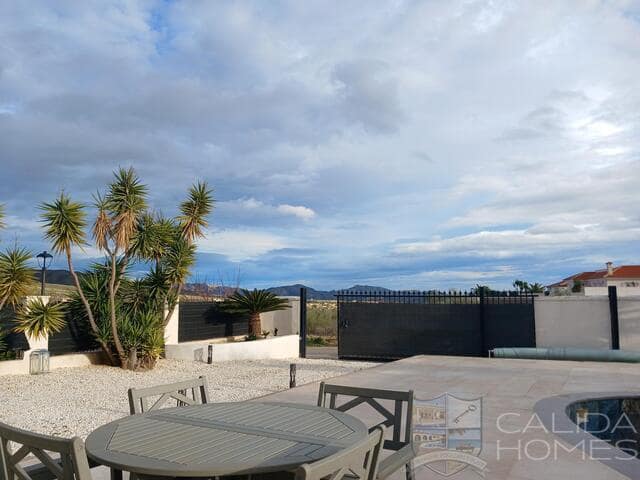 3 sypialnia Willa na sprzedaż w Zurgena z basenem - 295 000 € (Ref: 9541813)