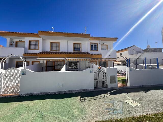 2 slaapkamer Appartement te koop in Torre de la Horadada, Pilar de la Horadada met zwembad - € 265.000 (Ref: 9562544)