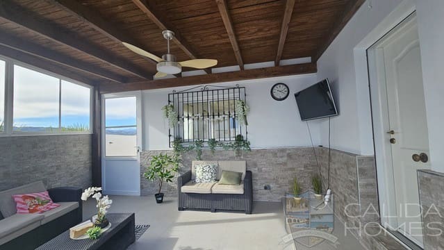 Chalet de 4 habitaciones en Arboleas en venta con piscina - 310.000 € (Ref: 9699934)