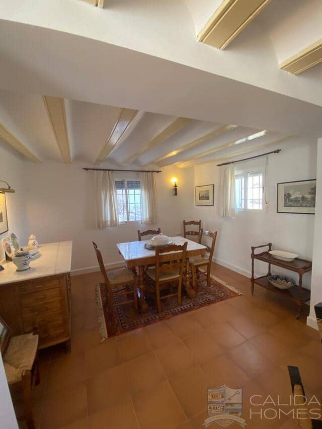 3 bedroom Finca/Country House for sale in Velez-Rubio - € 180,000 (Ref: 9722621)