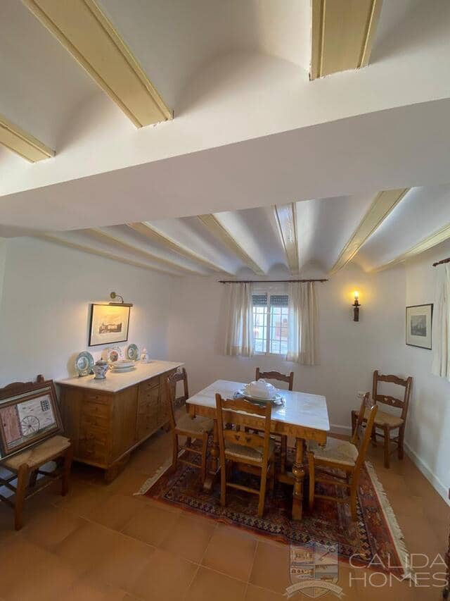 3 bedroom Finca/Country House for sale in Velez-Rubio - € 180,000 (Ref: 9722621)