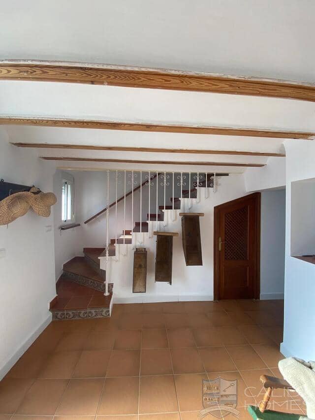 3 bedroom Finca/Country House for sale in Velez-Rubio - € 180,000 (Ref: 9722621)