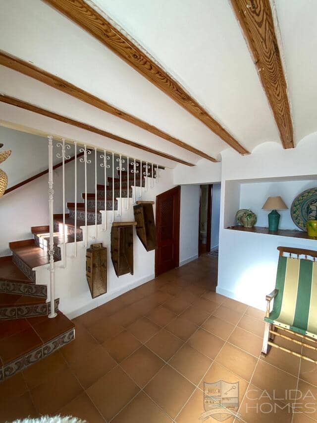 3 bedroom Finca/Country House for sale in Velez-Rubio - € 180,000 (Ref: 9722621)