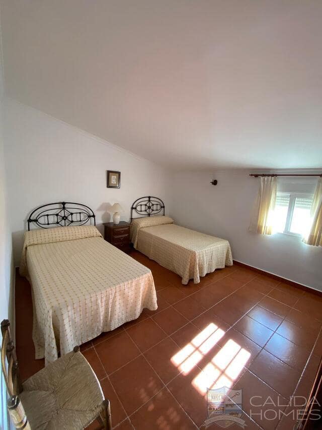 3 bedroom Finca/Country House for sale in Velez-Rubio - € 180,000 (Ref: 9722621)