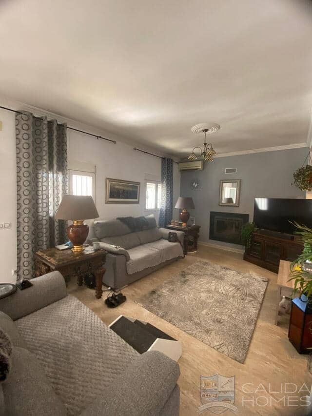 3 bedroom Villa for sale in Oria with pool - € 199,950 (Ref: 9722625)