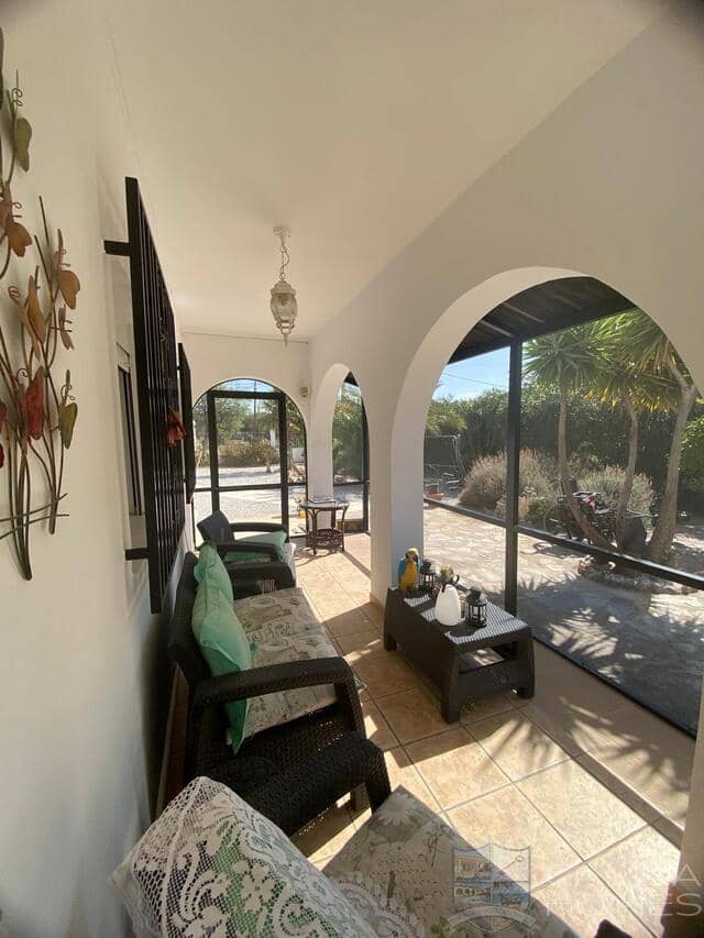 3 bedroom Villa for sale in Oria with pool - € 199,950 (Ref: 9722625)