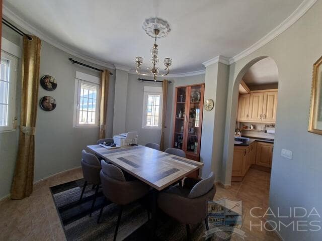 4 bedroom Villa for sale in Arboleas with pool garage - € 359,950 (Ref: 9753485)