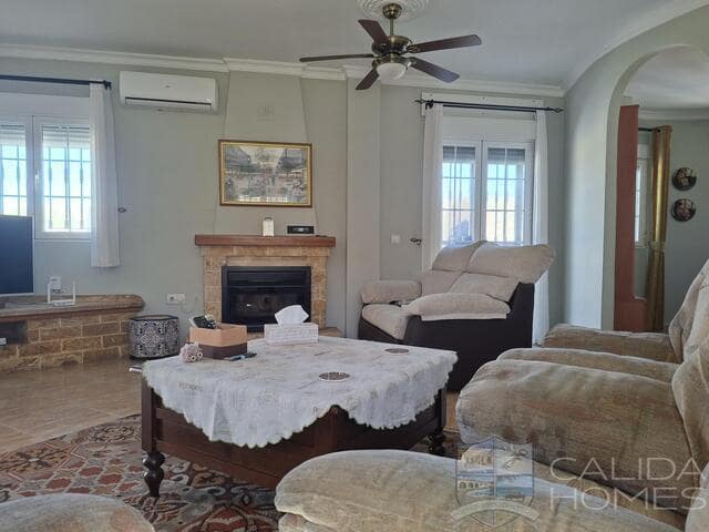 4 bedroom Villa for sale in Arboleas with pool garage - € 359,950 (Ref: 9753485)