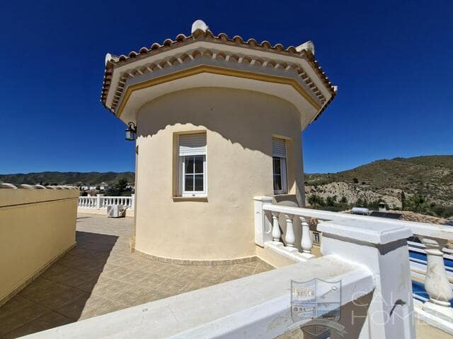 4 bedroom Villa for sale in Arboleas with pool garage - € 359,950 (Ref: 9753485)