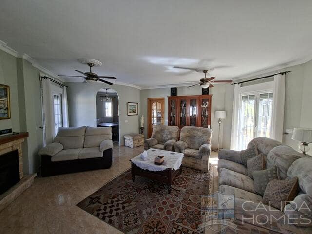 4 bedroom Villa for sale in Arboleas with pool garage - € 359,950 (Ref: 9753485)