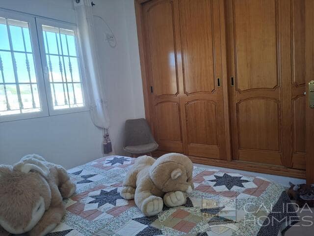 4 bedroom Villa for sale in Arboleas with pool garage - € 359,950 (Ref: 9753485)