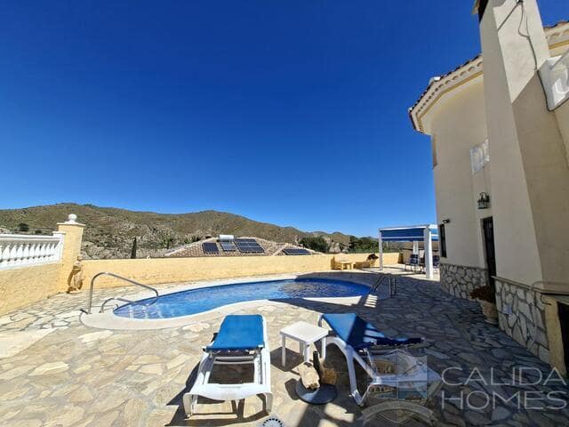 4 bedroom Villa for sale in Arboleas with pool garage - € 359,950 (Ref: 9753485)