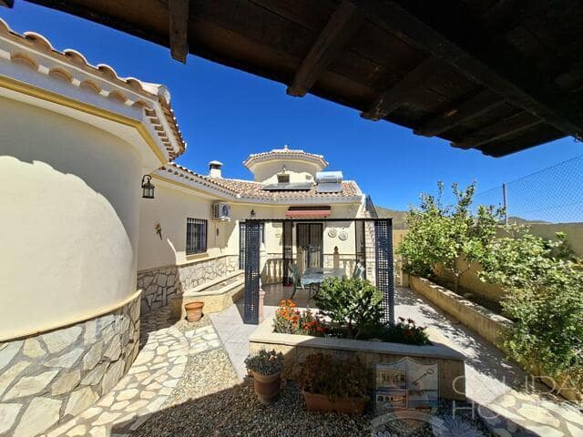 4 bedroom Villa for sale in Arboleas with pool garage - € 359,950 (Ref: 9753485)