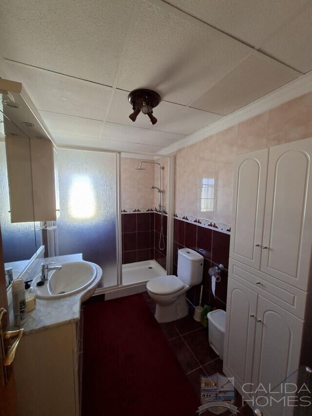 4 bedroom Villa for sale in Arboleas with pool garage - € 359,950 (Ref: 9753485)